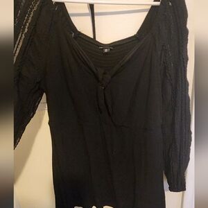 NWOT Torrid black lace long sleeve blouse Size 00 - large